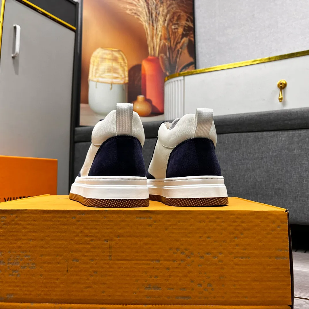 Factory price: 460💰LV's new casual high-top men's shoes👉 👉 Fashionable and versatile, 💞 Simple and elegant style, 🔊 The fabric is made of imported cowhide, ☑️breathable mesh lining, original wear-resistant rubber outsole, exclusive new style, taken in kind, five colors available, code number: 38-44, (45 can be customized)